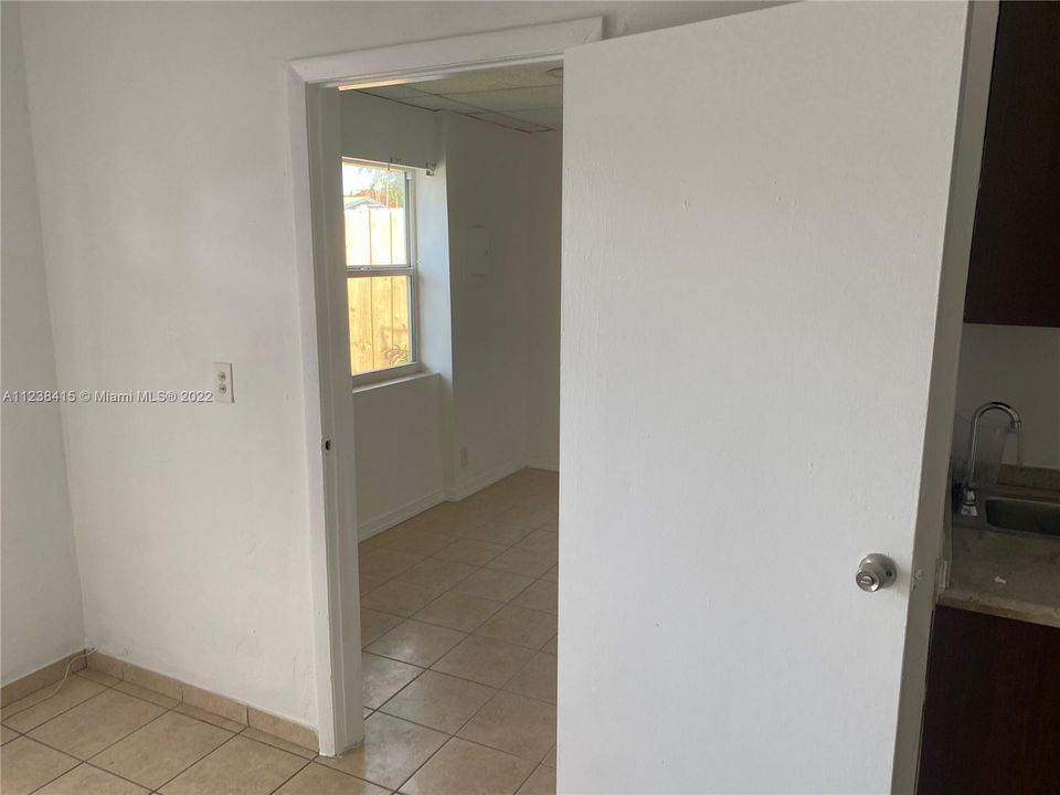 Recently Rented: $1,100 (1 beds, 1 baths, 0 Square Feet)