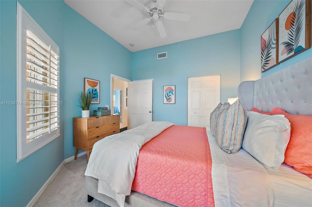 最近租的: $6,500 (2 贝兹, 2 浴室, 1204 平方英尺)