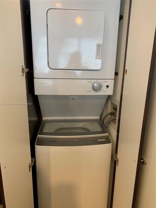 In-unit Washer/ Dryer