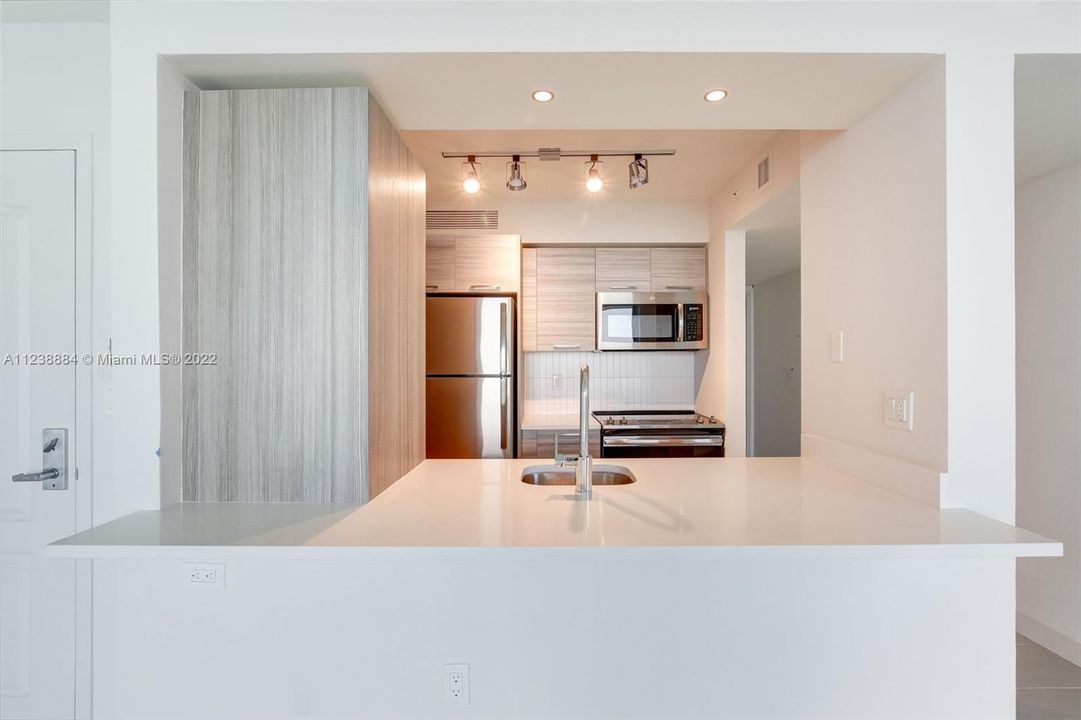 Recently Rented: $2,942 (1 beds, 1 baths, 827 Square Feet)