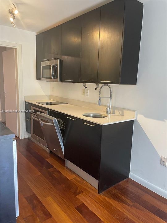 Recently Sold: $249,000 (1 beds, 1 baths, 436 Square Feet)