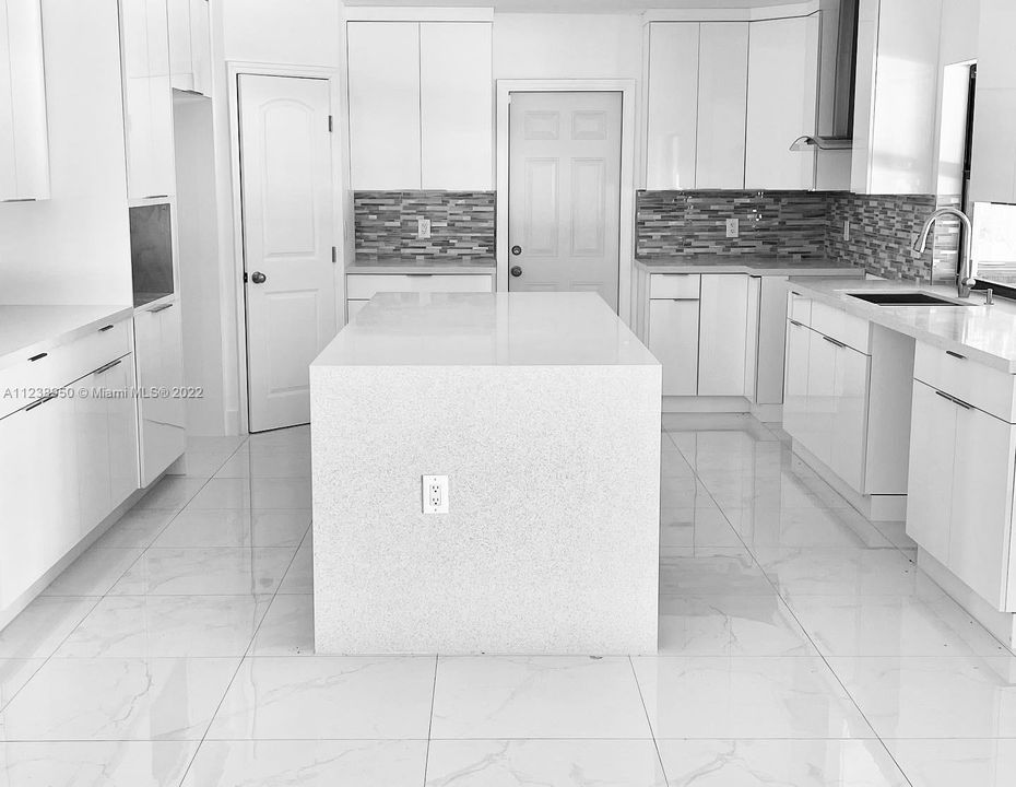 Recientemente alquilado: $10,000 (4 camas, 3 baños, 2448 Pies cuadrados)