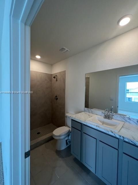最近租的: $2,750 (3 贝兹, 2 浴室, 1478 平方英尺)