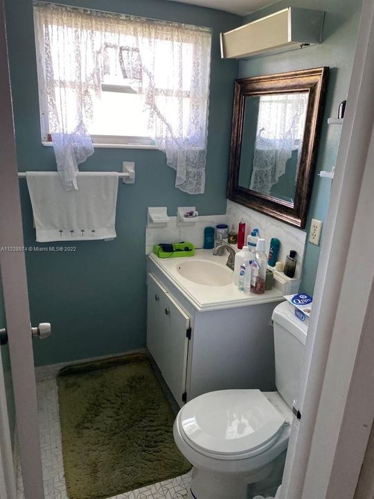 Recently Sold: $87,000 (1 beds, 1 baths, 708 Square Feet)