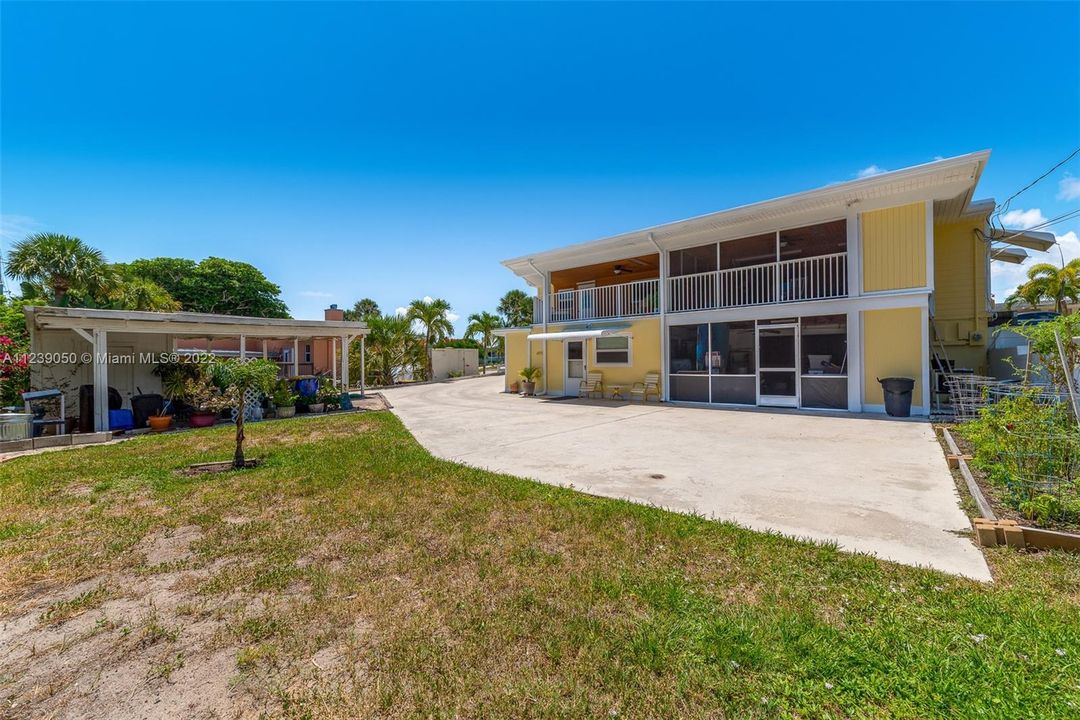 Недавно продано: $500,000 (4 спален, 2 ванн, 2750 Квадратных фут)