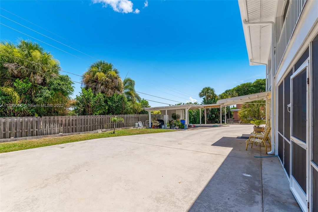 Недавно продано: $500,000 (4 спален, 2 ванн, 2750 Квадратных фут)