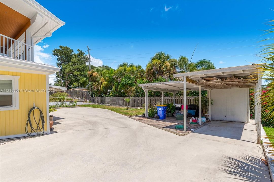 Недавно продано: $500,000 (4 спален, 2 ванн, 2750 Квадратных фут)