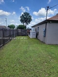 Recently Rented: $2,600 (3 beds, 2 baths, 1800 Square Feet)