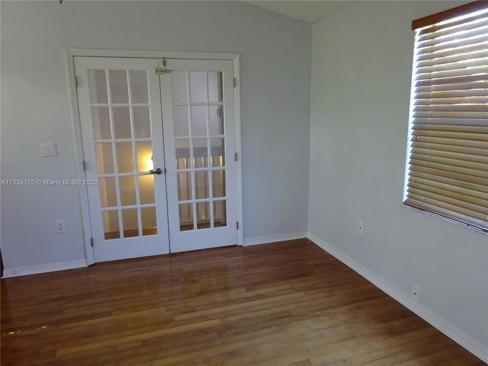 Recently Rented: $2,700 (2 beds, 2 baths, 1404 Square Feet)