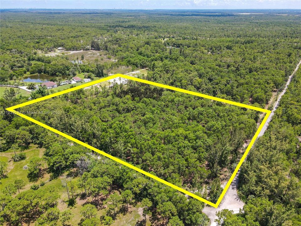 Vendido Recientemente: $1,300,000 (11.34 acres)