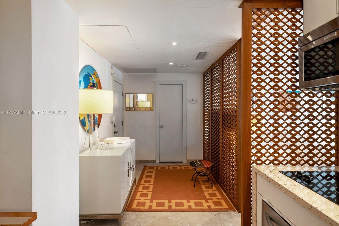 Недавно продано: $495,000 (1 спален, 1 ванн, 400 Квадратных фут)