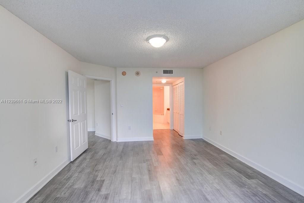 Recently Rented: $4,210 (2 beds, 2 baths, 1320 Square Feet)