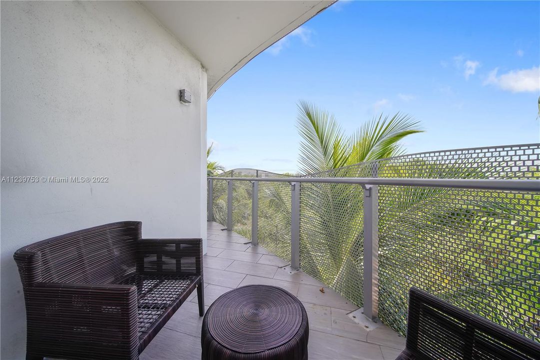 Recently Sold: $1,100,000 (2 beds, 2 baths, 1234 Square Feet)