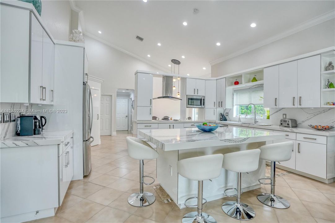 Recently Sold: $1,098,000 (5 beds, 4 baths, 4024 Square Feet)