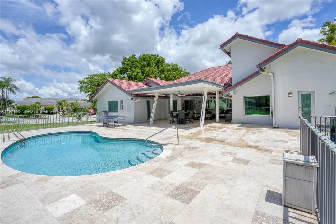 Recently Sold: $1,098,000 (5 beds, 4 baths, 4024 Square Feet)