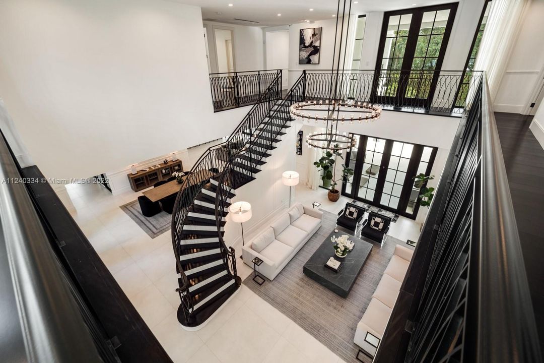 Recently Sold: $10,495,000 (7 beds, 7 baths, 7611 Square Feet)