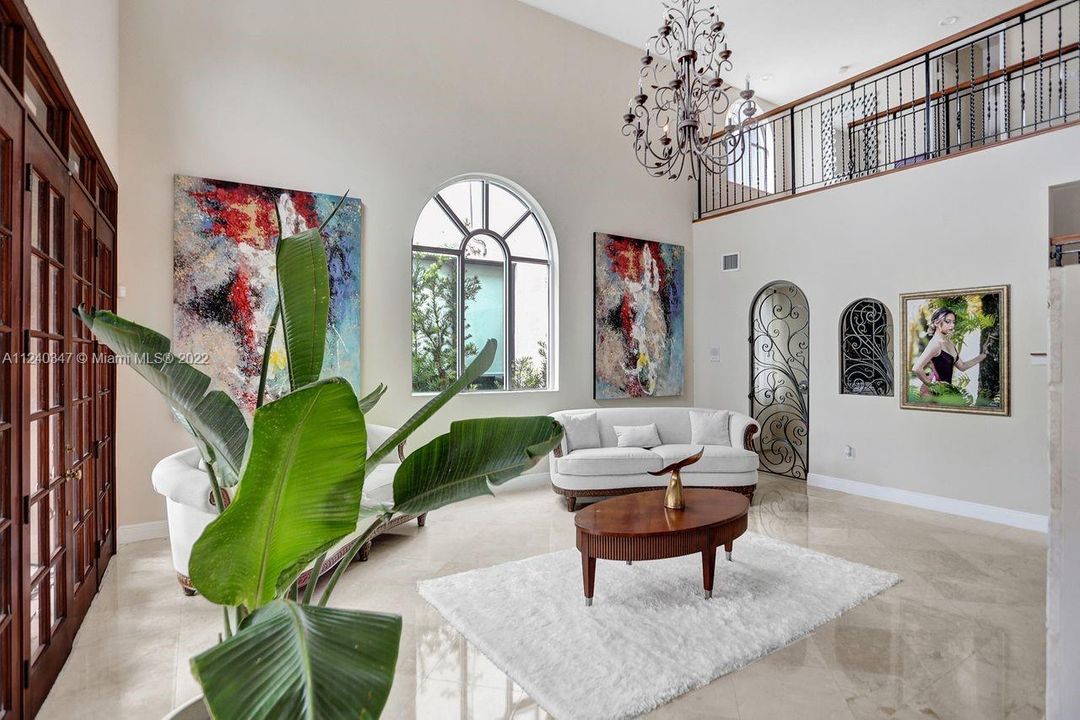 Recently Sold: $5,900,000 (4 beds, 5 baths, 4824 Square Feet)