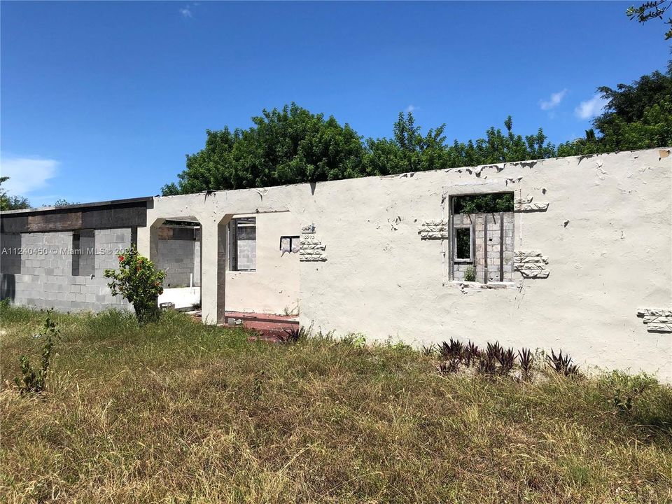 最近售出: $250,000 (0.25 acres)