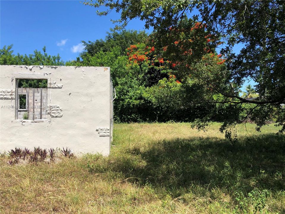 最近售出: $250,000 (0.25 acres)