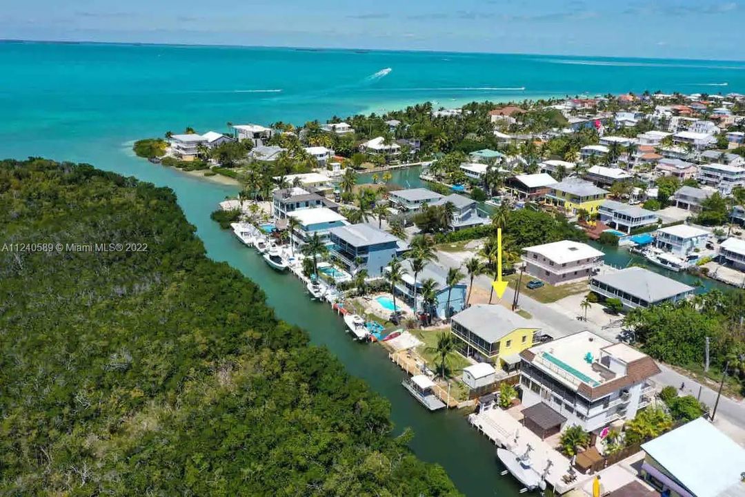 Recently Rented: $3,700 (2 beds, 1 baths, 800 Square Feet)