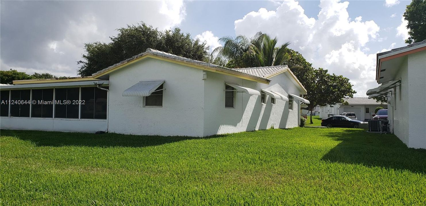 Recently Sold: $320,000 (2 beds, 2 baths, 1438 Square Feet)