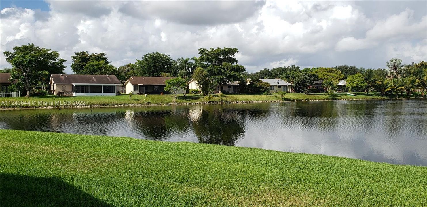 Recently Sold: $320,000 (2 beds, 2 baths, 1438 Square Feet)