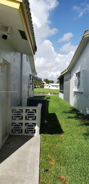 Recently Sold: $320,000 (2 beds, 2 baths, 1438 Square Feet)