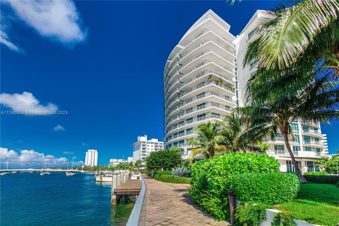 Recently Sold: $2,300,000 (2 beds, 3 baths, 1919 Square Feet)