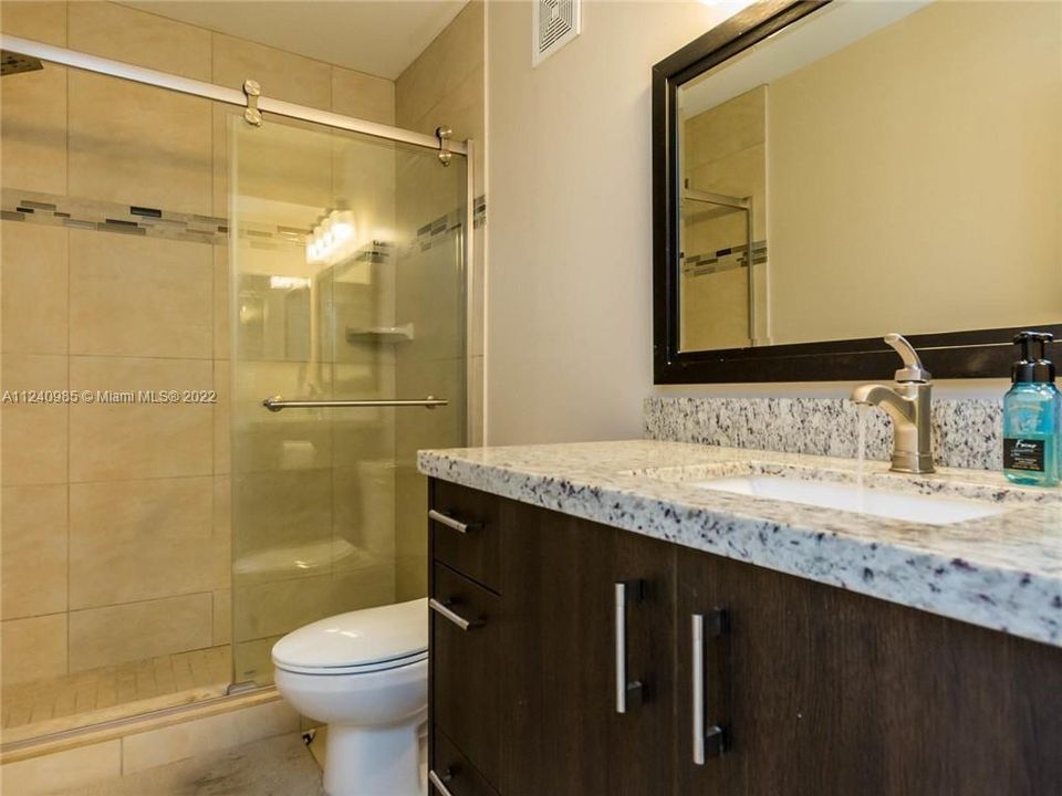最近租的: $2,800 (2 贝兹, 2 浴室, 1155 平方英尺)