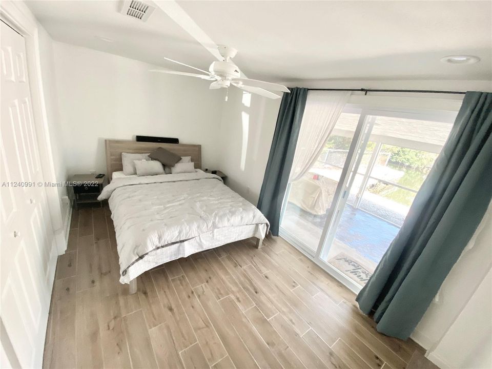 Recently Rented: $4,950 (3 beds, 2 baths, 1360 Square Feet)