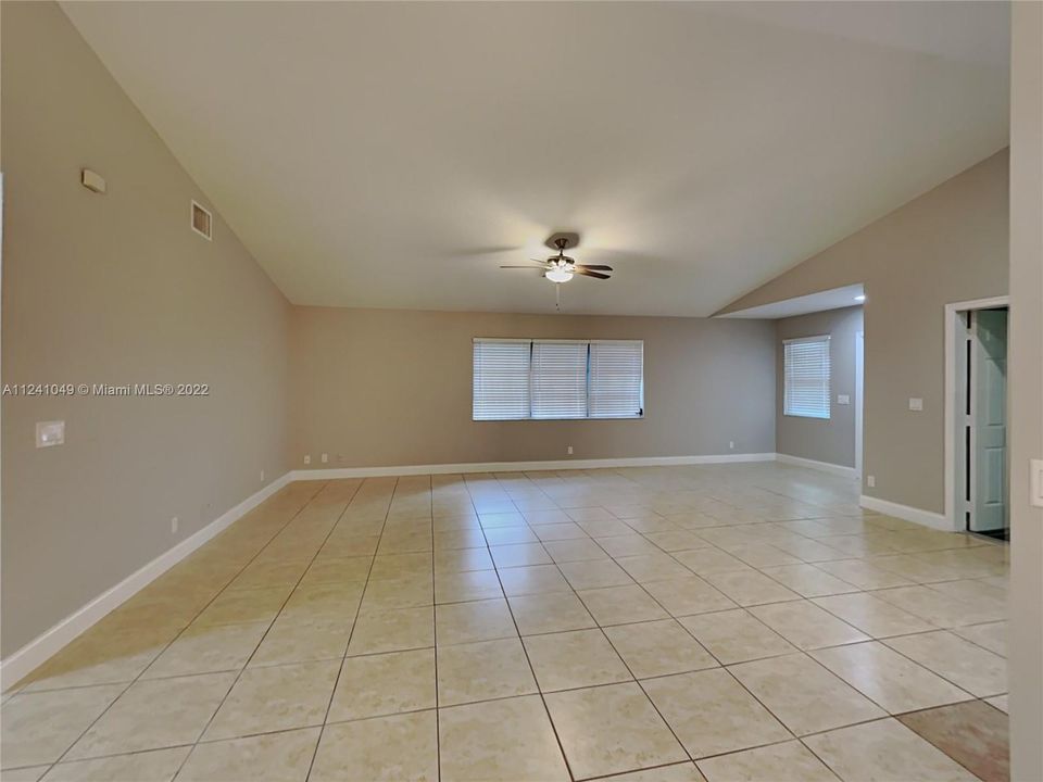 Vendido Recientemente: $699,900 (0 camas, 0 baños, 3256 Pies cuadrados)