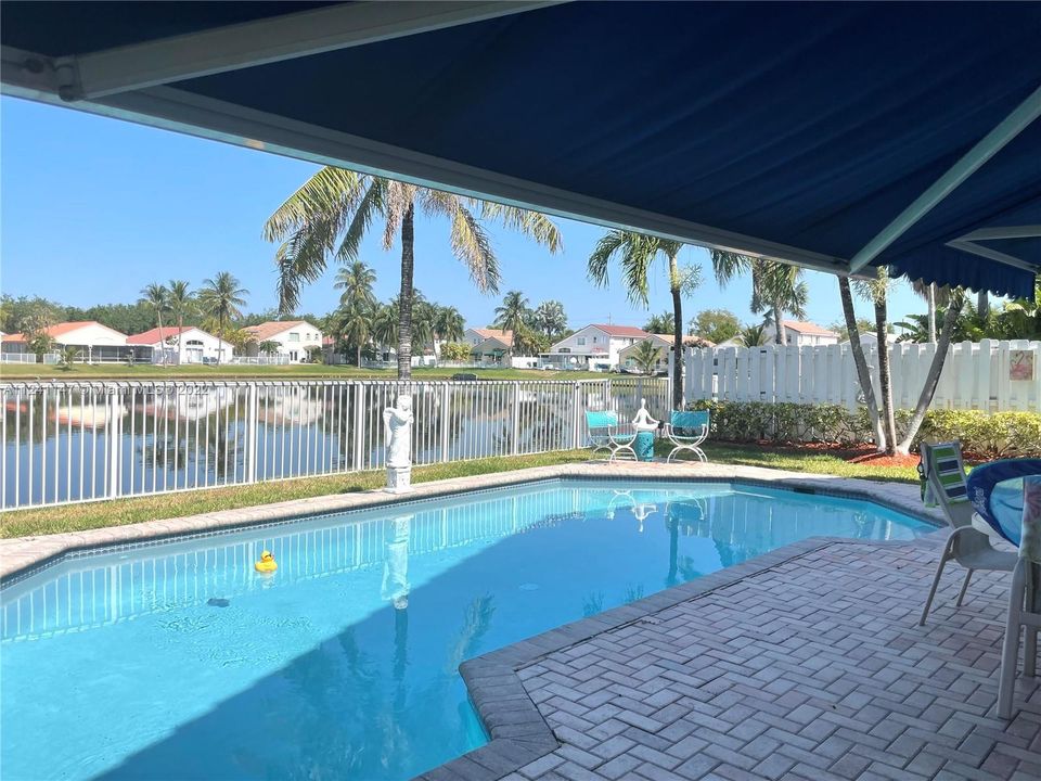 Recently Sold: $850,000 (3 beds, 2 baths, 2015 Square Feet)
