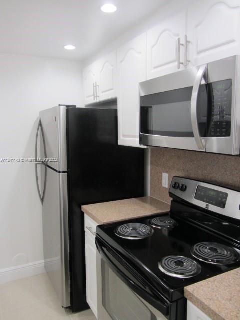Recently Rented: $2,500 (2 beds, 2 baths, 992 Square Feet)