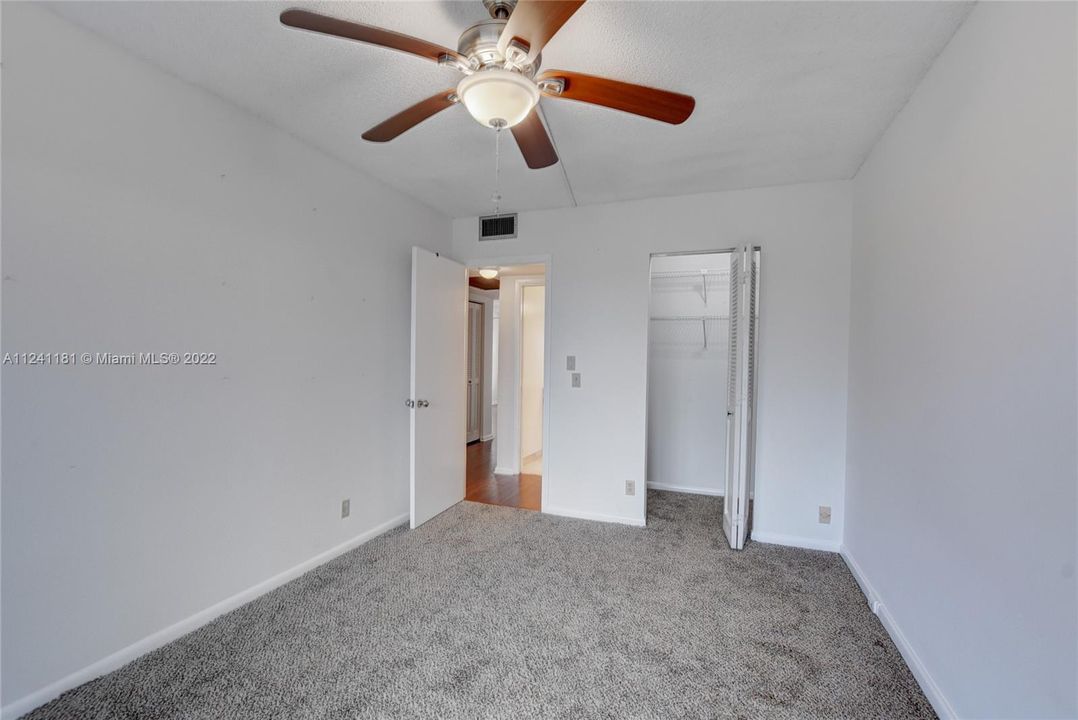 Recently Sold: $163,000 (2 beds, 2 baths, 916 Square Feet)