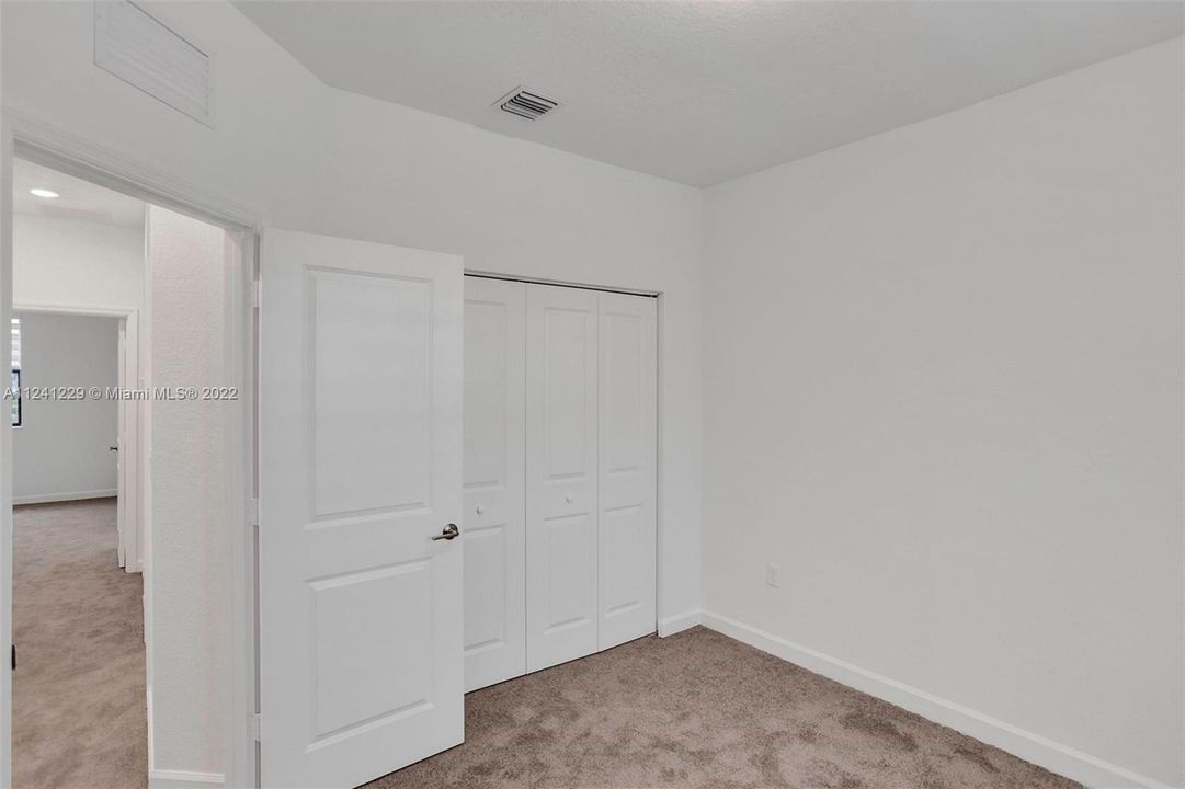 Recently Rented: $2,800 (3 beds, 2 baths, 1697 Square Feet)