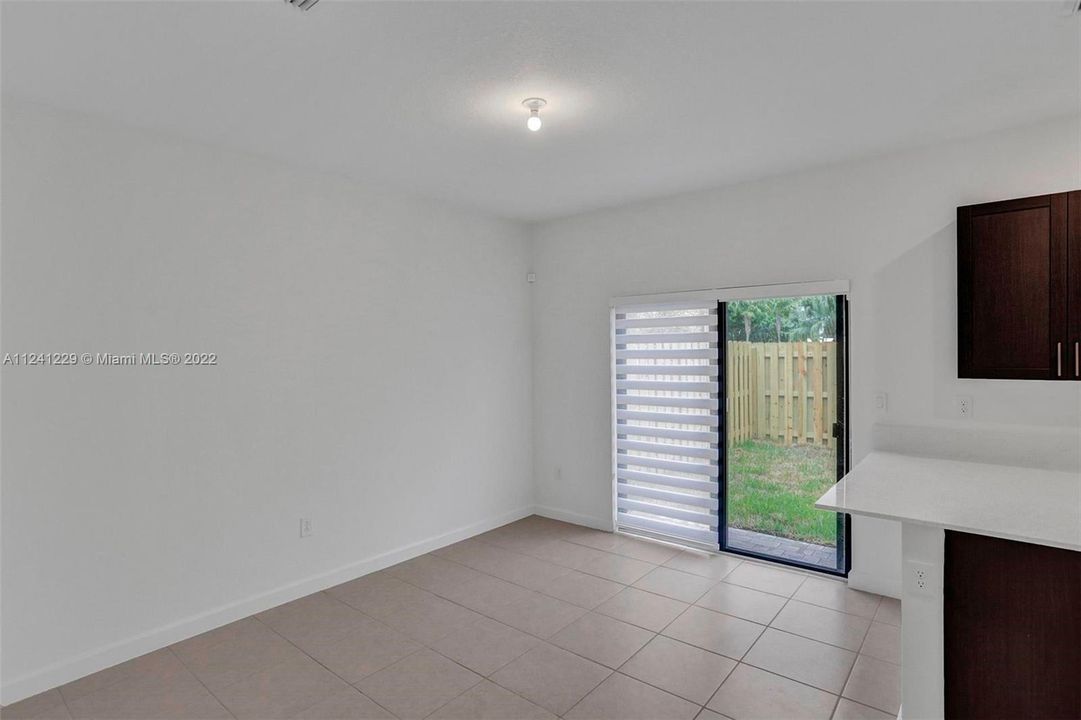 Recently Rented: $2,800 (3 beds, 2 baths, 1697 Square Feet)