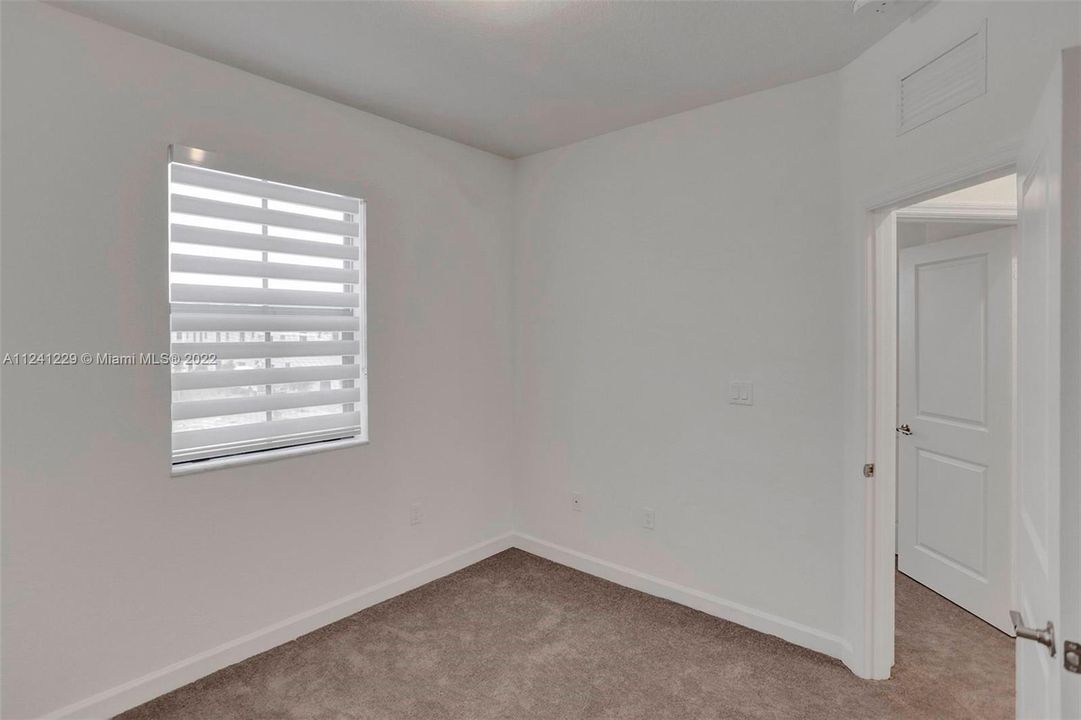 Recently Rented: $2,800 (3 beds, 2 baths, 1697 Square Feet)