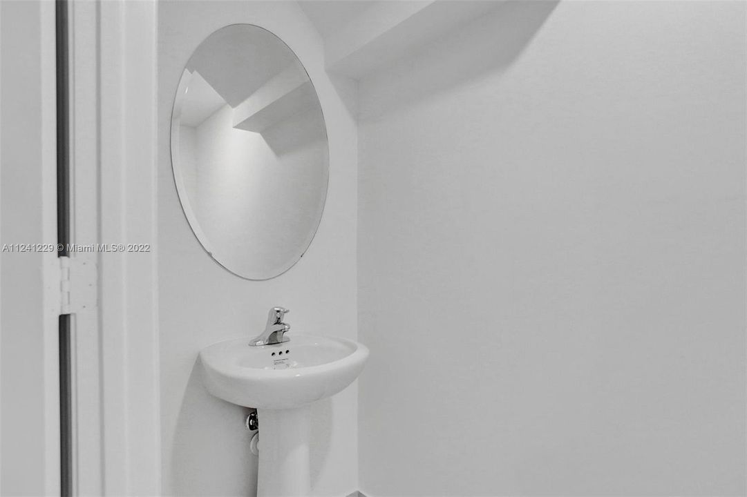 Recently Rented: $2,800 (3 beds, 2 baths, 1697 Square Feet)