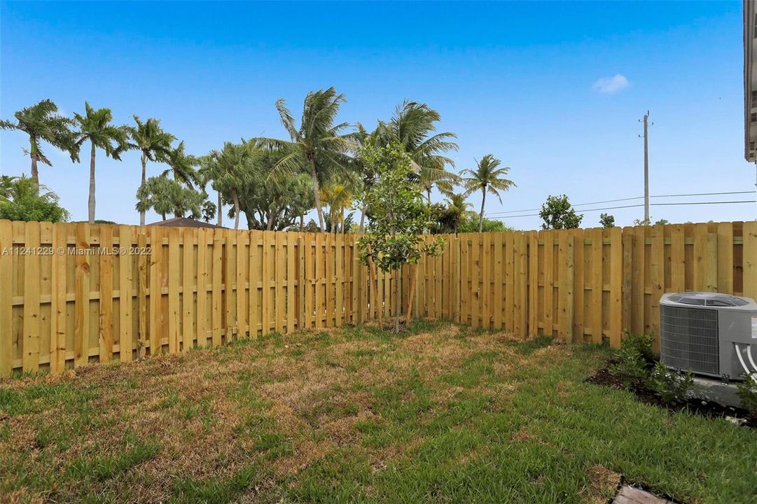 Recently Rented: $2,800 (3 beds, 2 baths, 1697 Square Feet)