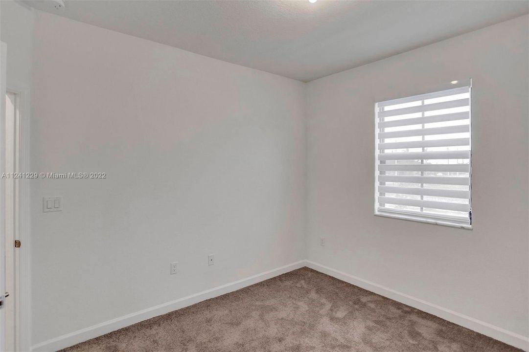 Recently Rented: $2,800 (3 beds, 2 baths, 1697 Square Feet)