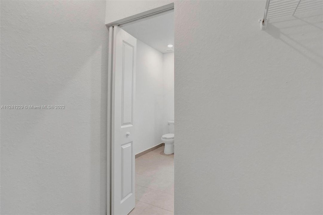 Recently Rented: $2,800 (3 beds, 2 baths, 1697 Square Feet)