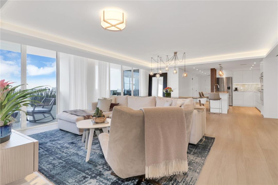 Recently Sold: $2,350,000 (3 beds, 2 baths, 1930 Square Feet)