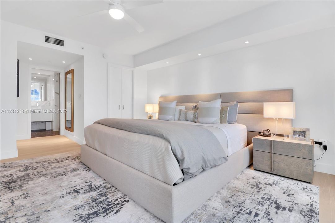 Recently Sold: $2,350,000 (3 beds, 2 baths, 1930 Square Feet)