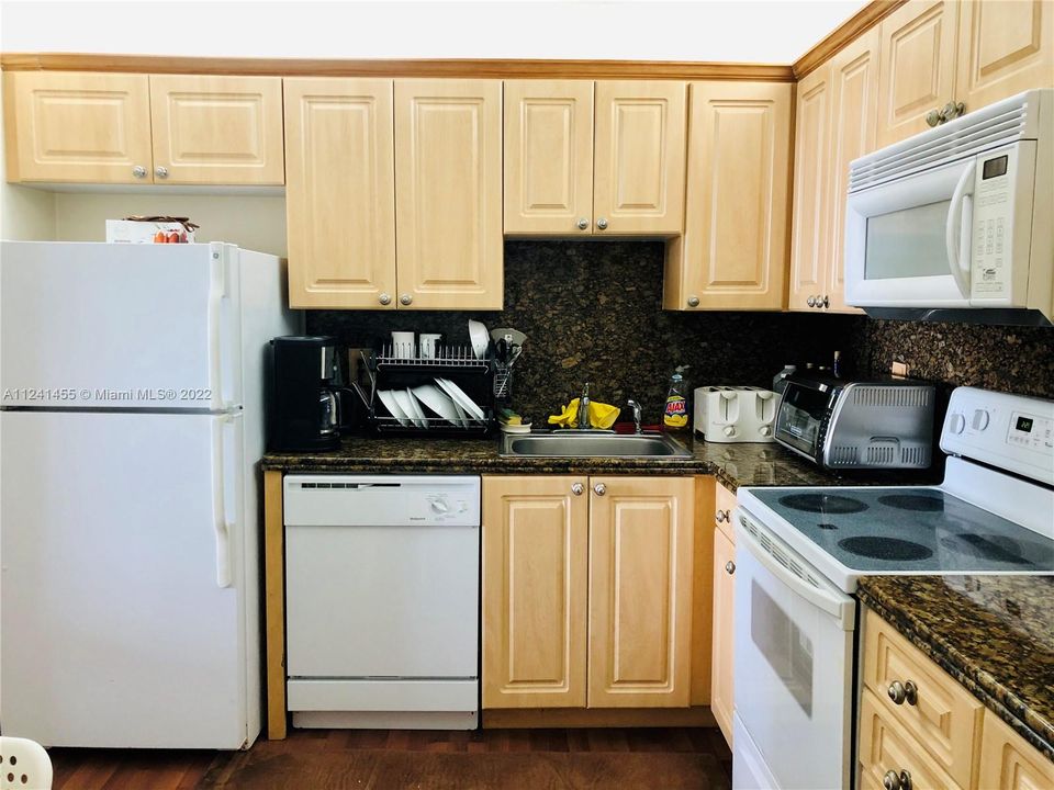 Recently Sold: $275,000 (1 beds, 1 baths, 1005 Square Feet)