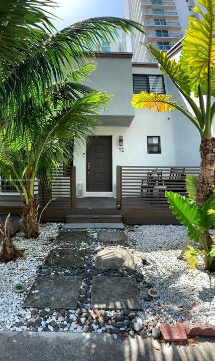 Recently Rented: $2,500 (2 beds, 1 baths, 1000 Square Feet)