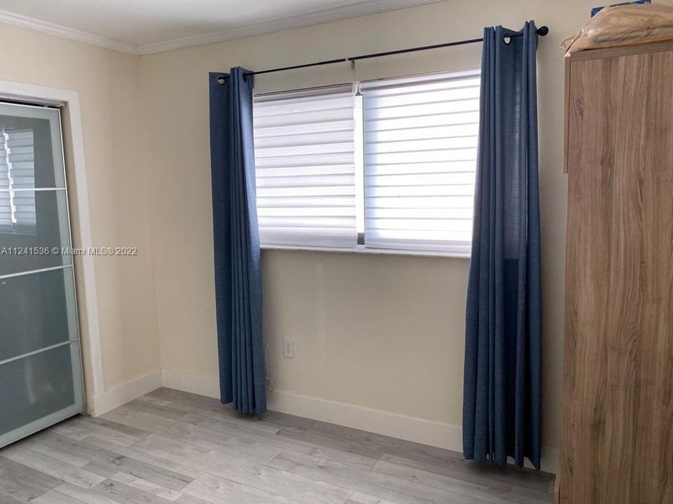 Recently Rented: $2,500 (2 beds, 1 baths, 1000 Square Feet)