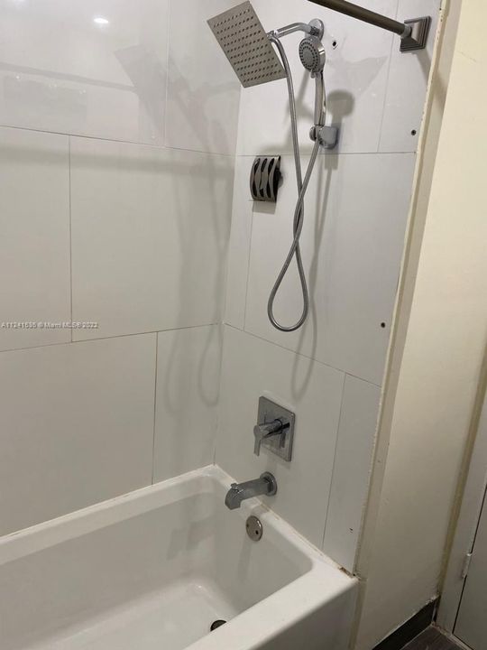 Recently Rented: $2,500 (2 beds, 1 baths, 1000 Square Feet)