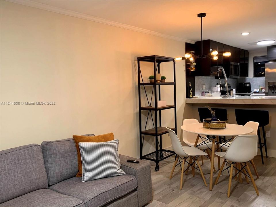 Recently Rented: $2,500 (2 beds, 1 baths, 1000 Square Feet)