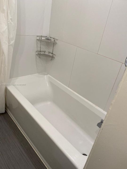 Recently Rented: $2,500 (2 beds, 1 baths, 1000 Square Feet)