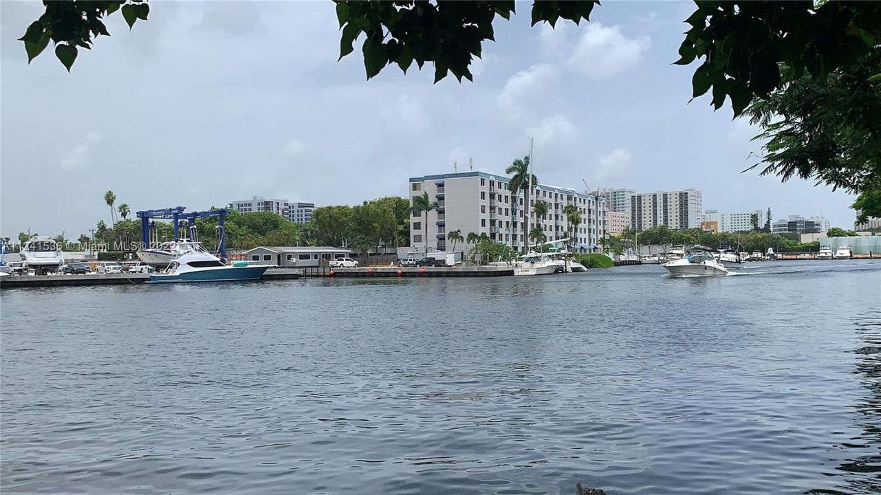 Recently Rented: $2,500 (2 beds, 1 baths, 1000 Square Feet)
